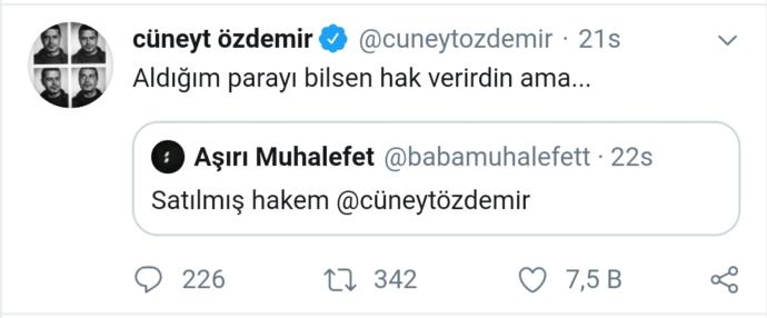 Galatasaray-Fenerbahçe Derbisi Sonrası Cüneyt Çakır Cüneyt Özdemir Oldu, Twitter'da Komik Diyaloglar Yaşandı!