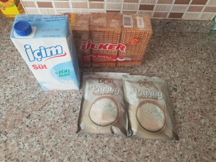 Klasik Bir Lezzet: Pudingli Bisküvili Pasta Nasıl Yapılır?