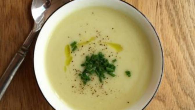 Lezzeti Damaklarda Kalan Un Çorbası Tarifi!