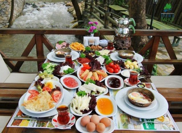 Hayır Ağlamıyoruz, Gözümüze Kahraman Fenomen Kaçtı: Eylül Ayının En Kahraman Fenomenleri!