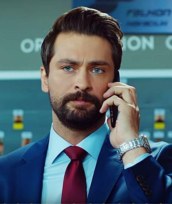 Deniz Mavisi Gözleriyle Bizi Hipnoz Altına Alıp Ekrana Kilitleyen Ünlüler Kimler?