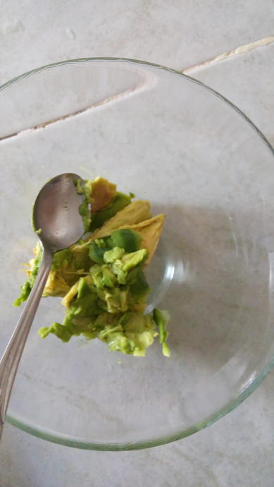 Sağlıklı Beslenenler Buraya: İsotlu Avokado Salatası Nasıl Yapılır?