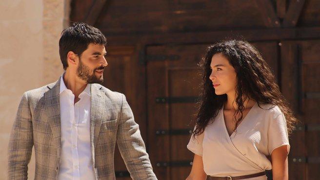Anca Televizyonda Görebileceğimiz Türden Aşk Başlangıçları