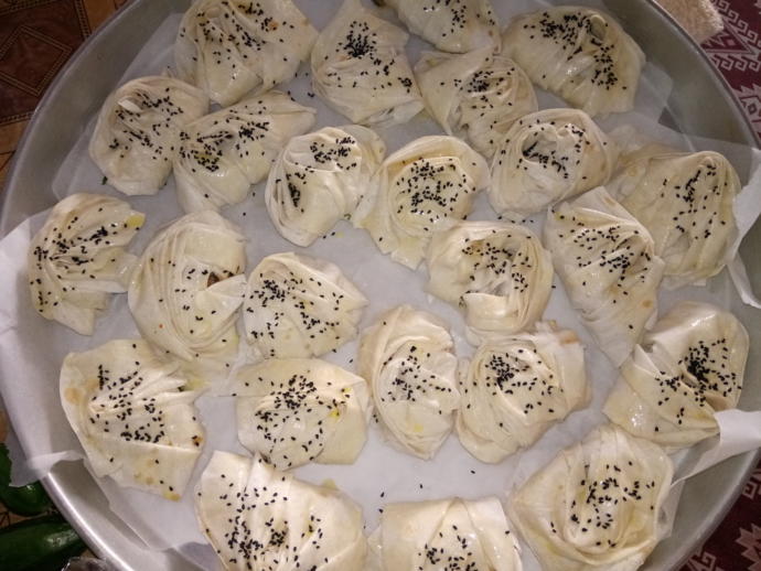Dumanı Üstünde Çıtır Çıtır Midye Börek Tarifi