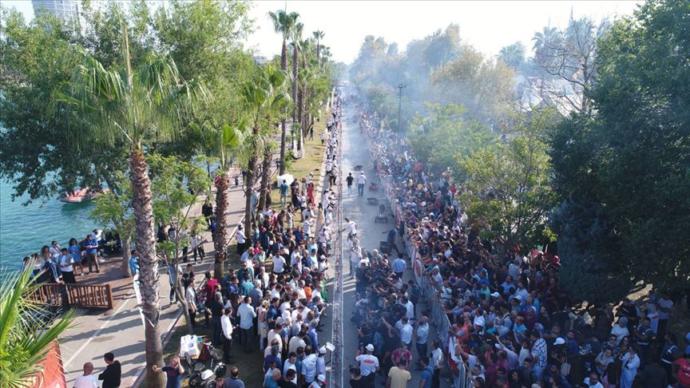 Adana'da, Çin'e Ait Olan Tek Şişte Et Pişirme Rekoru Kırıldı (233,6 Metre)