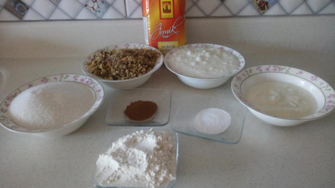 Şerbetli Tatlı Sevenlere! Cevizli Şam Tatlısı Nasıl Yapılır?