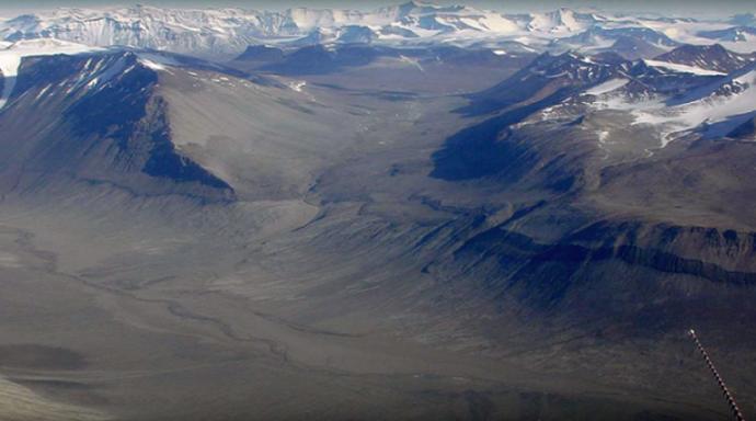 Dünya'nın Mars'ı: Mars Gezegeninin Bir Benzeri Olan Kuru Vadi!