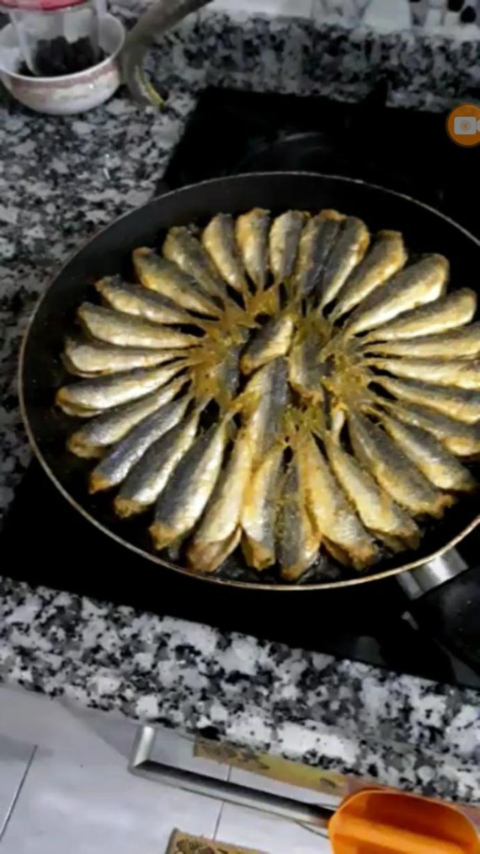 Yanında Salatasıyla: Tavada Balık Kızartmasını Nasıl Yapıyorum?