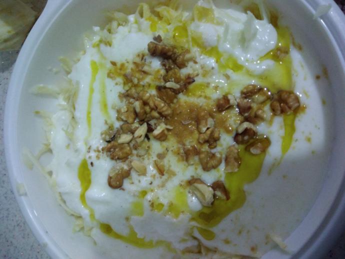Diyetçiler Koşun! Cevizli Kereviz Salatası Nasıl Yapılır?