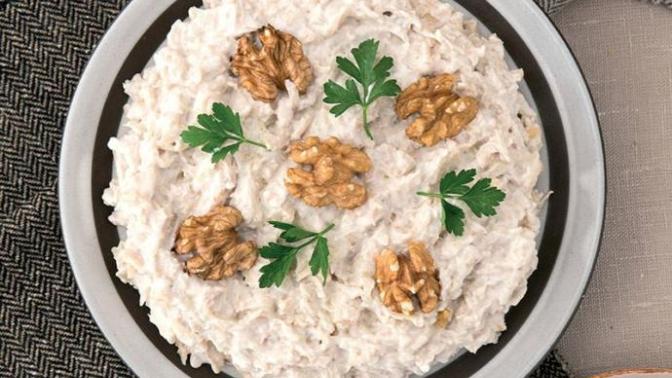 Diyetçiler Koşun! Cevizli Kereviz Salatası Nasıl Yapılır?