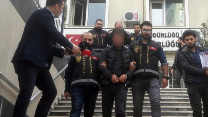 Polis Bile Şaşırdı: Çalarak Sattıkları Otomobilleri, GPS ile Bulup Bir Daha Çalmışlar! Polis Bile Şaşırdı: Çalarak Sattıkları Otomobilleri, GPS ile Bulup Bir Daha Çalmışlar!