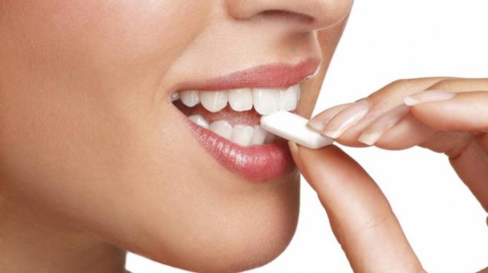 Diş Çürüklerine 'Dur' Diyen Faydalı Yiyecek ve İçecekler