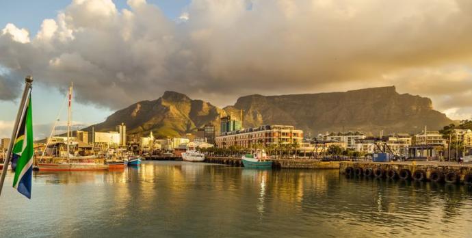 İki Okyanus Bir Şehir: Hint ve Atlas Okyanuslarının Sarıp Sarmaladığı Cape Towna 15 Madde ile Sihirli Bir Yolculuk