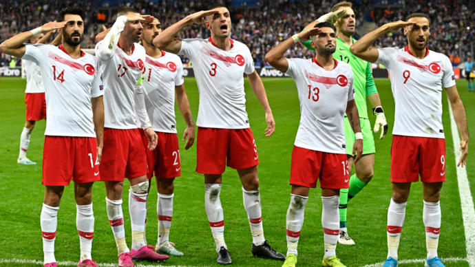 A Milli Takım'dan Asker Selamı