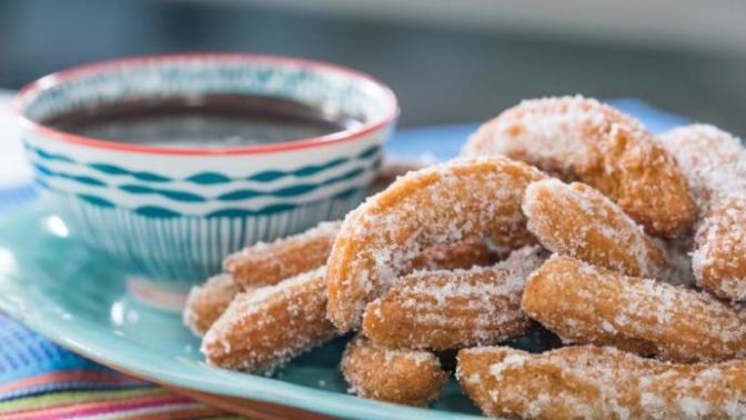 Kahvenin Yanında Harika Giden Bir Tarifim Var: Bizde Tulumba Onlarda Churros😛 