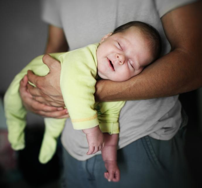 Ebeveynlik Yalnızca Anneye Özgü Değil: Baba ve Bebek Arasında Nasıl Bağ Kurulur?