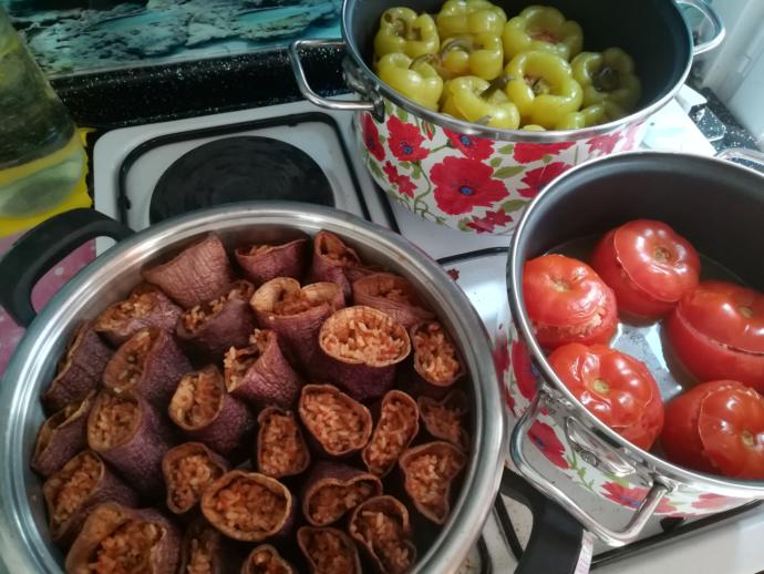 Damağımıza Hitap Eden Domates, Kuru Patlıcan, Biber Dolması Nasıl Yapılır?