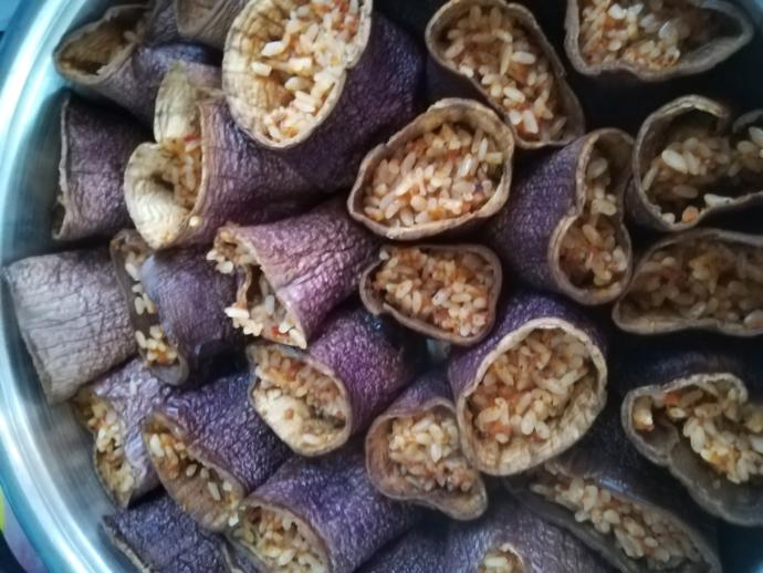 Damağımıza Hitap Eden Domates, Kuru Patlıcan, Biber Dolması Nasıl Yapılır?