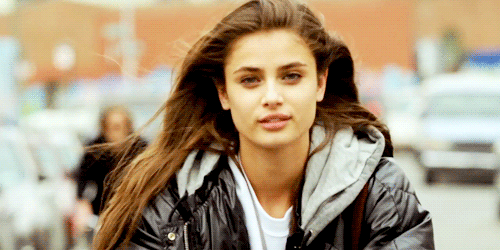 Genç, Dinamik ve Güzel Bir Victorias Secret Meleği: İşte Taylor Hillin Merak Edilen Güzellik Sırları