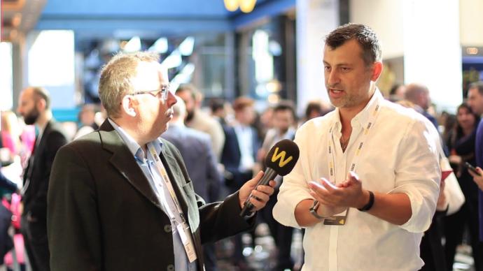 Webrazzi Summit 2019da KizlarSoruyor Rüzgarı: Kurucumuz Tolga Tanrıseven Yapay Zekanın Topluluklar Üzerindeki Etkisini Anlattı