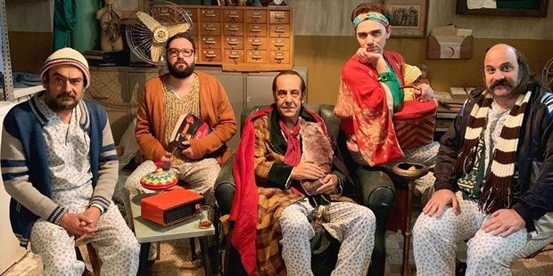 Sinemaya Yeni Bir Soluk Geliyor Olabilir mi? Cem Yılmaz’ın Uzun Süredir Beklenen Yapımı Karakomik Filmler!
