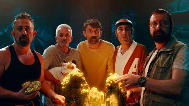 Sinemaya Yeni Bir Soluk Geliyor Olabilir mi? Cem Yılmaz’ın Uzun Süredir Beklenen Yapımı Karakomik Filmler!