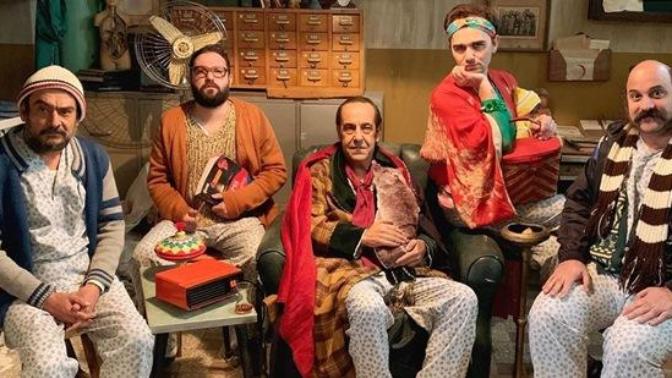 Sinemaya Yeni Bir Soluk Geliyor Olabilir mi? Cem Yılmaz’ın Uzun Süredir Beklenen Yapımı Karakomik Filmler!