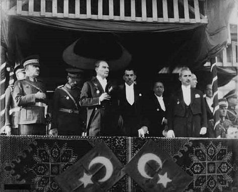 Efendiler, Bugün Cumhuriyet İlan Edildi! Cumhuriyetin İlan Süreci