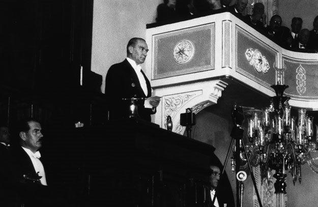 Efendiler, Bugün Cumhuriyet İlan Edildi! Cumhuriyetin İlan Süreci