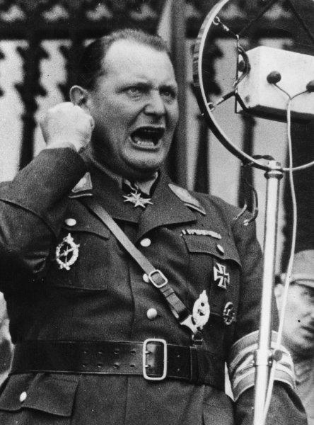 Hitlerin Yardımcıları ve Generalleri Kimlerdi?