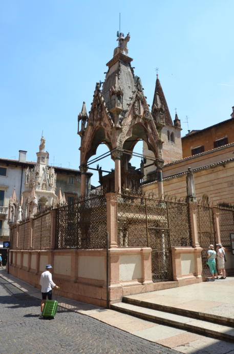 Bir Başka İtalyan Şehri: Aşıklar Şehri Verona!