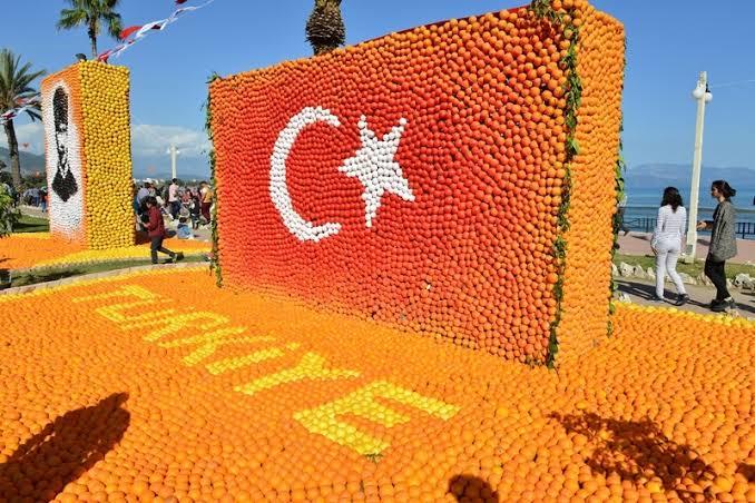 Her Sene Heyecanla Beklenen 25 Ülkeden 700 Dans Gösterisinin Yapıldığı Mersin Narenciye Festivali! 📸