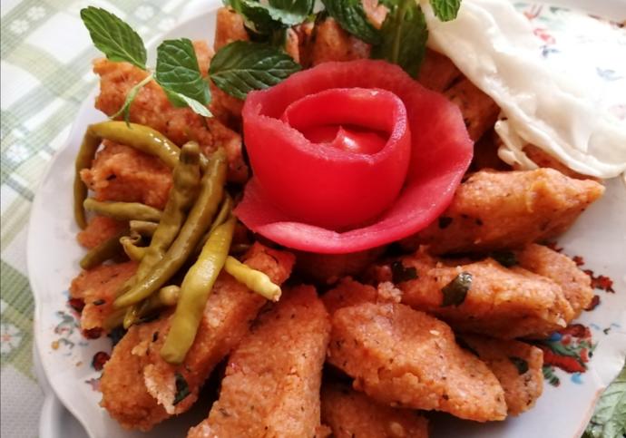 Mutfağa Giriyoruz: Enfes Bulgurlu Patates Köftesi Tarifi