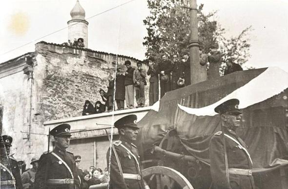 Türk Halkı Ulu Önderini Ebediyete Uğurluyor!