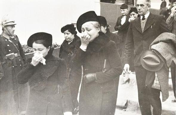 Türk Halkı Ulu Önderini Ebediyete Uğurluyor!