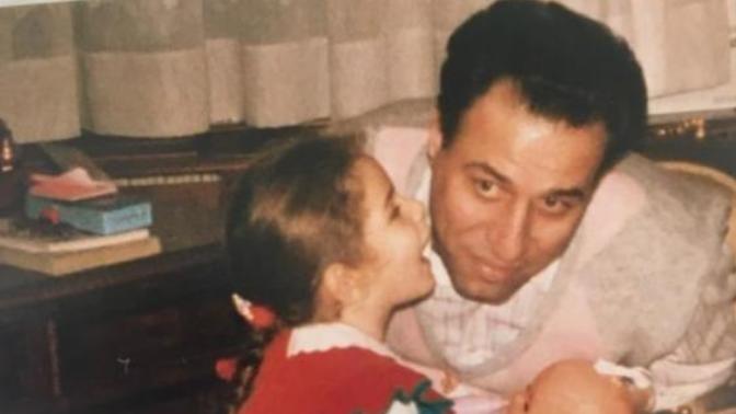 Kemal Sunal'ın Doğum Gününde Kızı Ezo Sunal ve Eşi Gül Sunal'dan Duygu Dolu Paylaşımlar