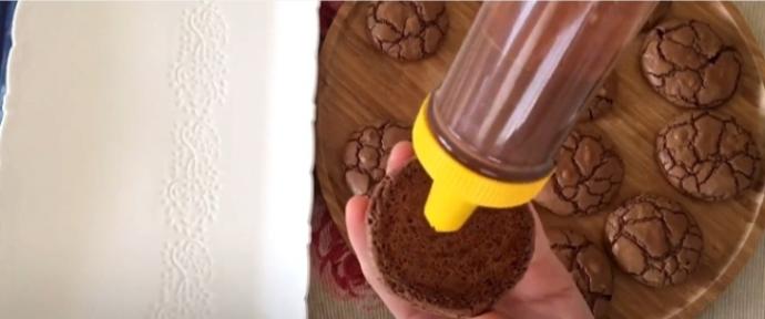 Daha Önce Yemeyenler İçin Müthiş Lezzet: Brownie Sandviç Nasıl Yapılır?