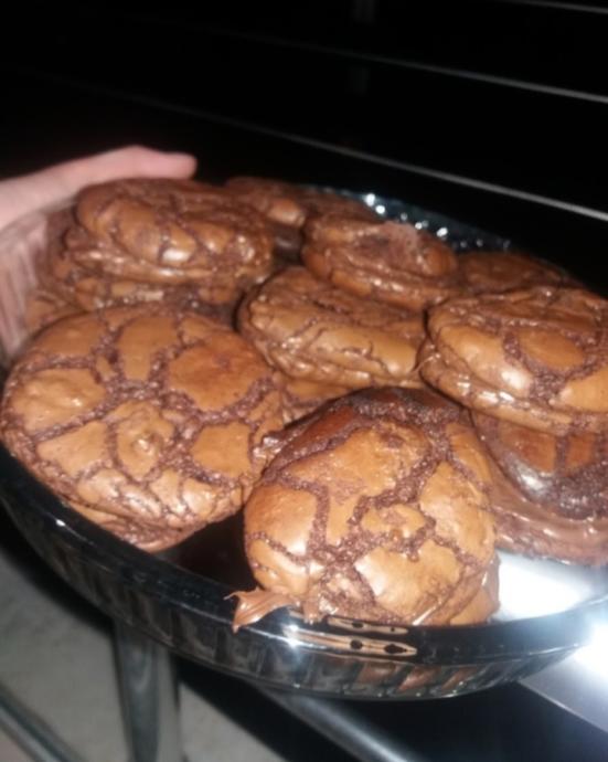 Daha Önce Yemeyenler İçin Müthiş Lezzet: Brownie Sandviç Nasıl Yapılır?
