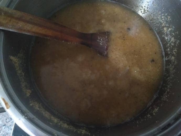 Hızlıca Gelen Misafirlere Yapabileceğiniz 3 Malzemeli İrmik Helvası Tarifi