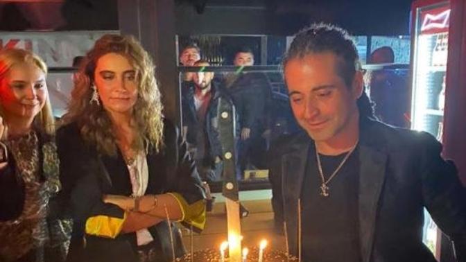 "Çok Yaşa Manyak Şef Adam" Hazer Amani'nin Doğum Günü Pastasındaki Yazı Dikkat Çekti