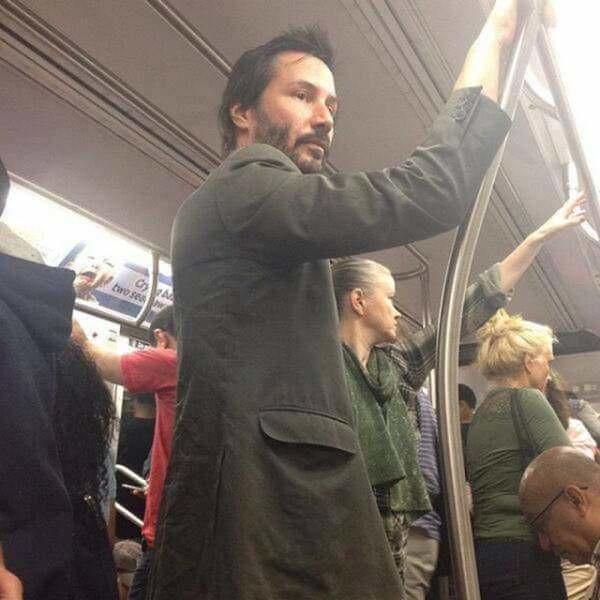 Keanu Reevesin Hollywoodun En Tatlı İnsanı Olduğuna Dair 5 Kanıt!