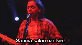 Uğruna Şarkılar Yazılan ve Hiçbir Konserde Adı Geçmeyen Dumanın Bal Kadını!