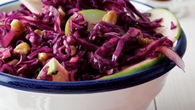 Kırmızı Lahana Salatası Nasıl Yapılır?