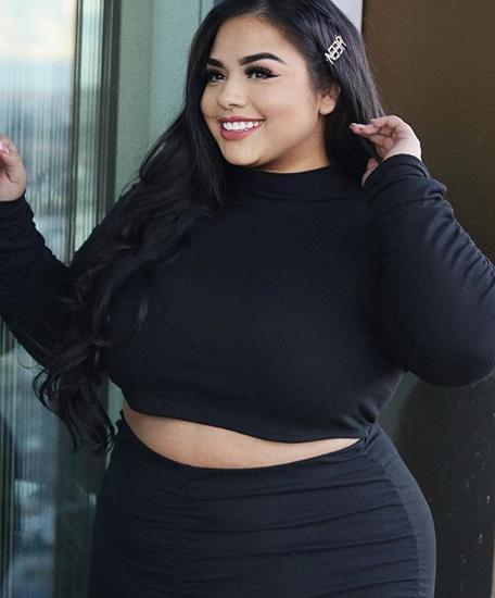 Şişko Patates Dediler, Şimdi Selam Prenses Diyorlar: Büyük Beden Model Diana Sirokai!