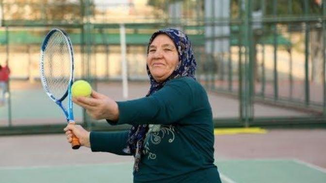 Durdu Teyze, Hülya Avşar İle Tenis Oynayacak