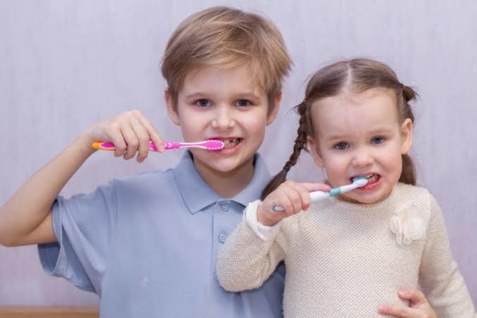 Sağlıklı ve Bembeyaz Dişlere Kavuşmak İçin Bu Hatalardan Uzak Durulmalı!