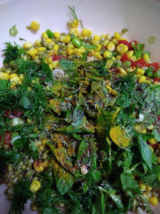 Sağlığımıza ve Cebimize Dost Maş Fasulyesi Salatası Nasıl Yapılır?