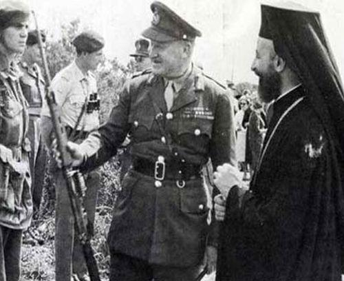 Makarios EOKA militanlarını ziyaret edip kilise ve tanrı adına kutsadığı ziyaretlerden birinde