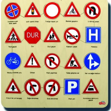 Trafikte Dikkat Etmeniz Gerekenler: Araba Kullanırken Canınızdan Olmayın!