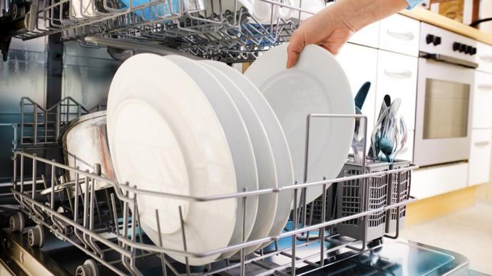 Mutfakların Olmazsa Olmazı Bulaşık Makinesi Nasıl Temizlenir?